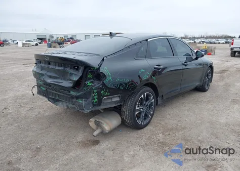 2021 Kia K5 Gt-Line z USA, uszkodzony, nr VIN 5XXG64J22MG008335